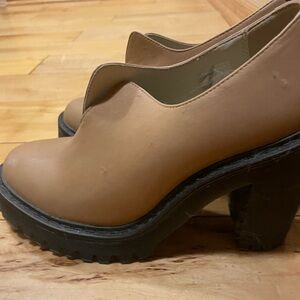 Women's Tan Chunky Heel Shoes